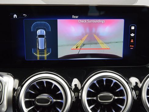 Used 2024 Mercedes-Benz EQB 250+ image 32