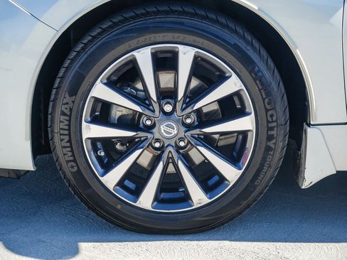 Used 2016 Nissan Altima 2.5 SV w/ Convenience Package FWD image 11