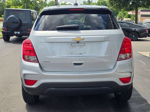 Used 2020 Chevrolet Trax LS w/ Tint and Cruise Package FWD image 5