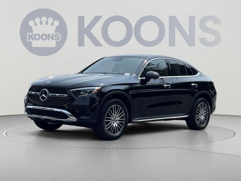 Used 2025 Mercedes-Benz GLC 300 4MATIC image 1