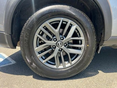 Used 2024 Nissan Rogue S FWD image 6