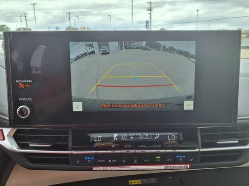 Used 2026 Toyota Sienna Limited FWD image 14