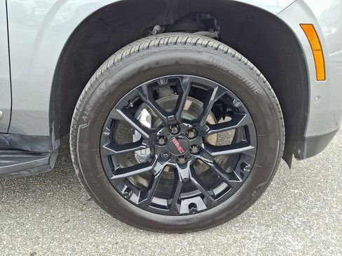 Used 2026 GMC Yukon XL Denali w/ Advanced Technology Package image 8