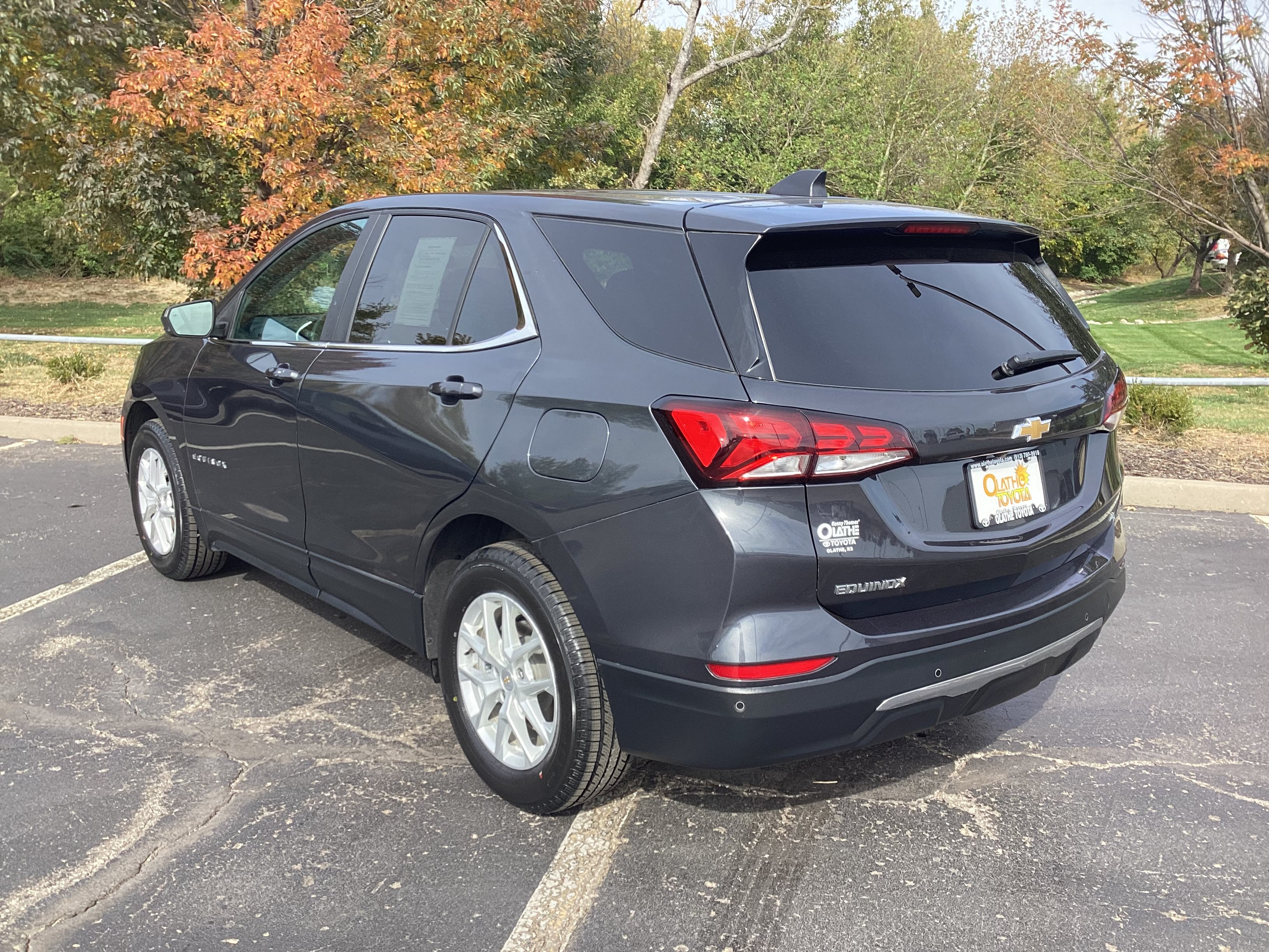 Used 2022 Chevrolet Equinox LT FWD image 3