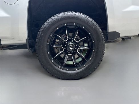Used 2017 Chevrolet Silverado 1500 LT w/ All Star Edition AWD/4WD image 34