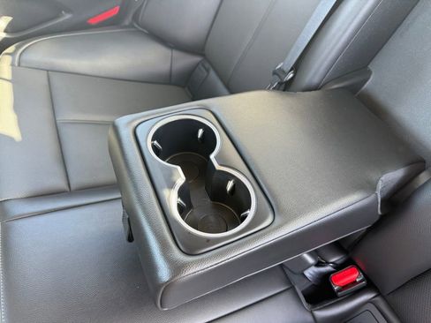 Used 2025 Genesis G70 2.5T image 28