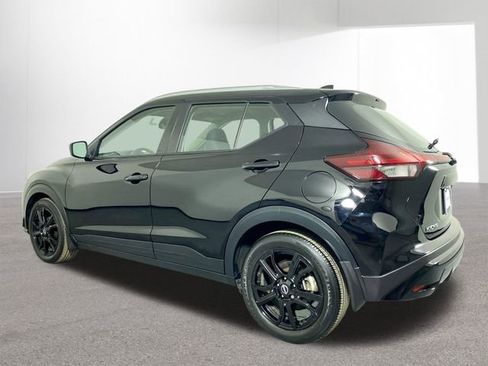 Used 2023 Nissan Kicks SV image 29