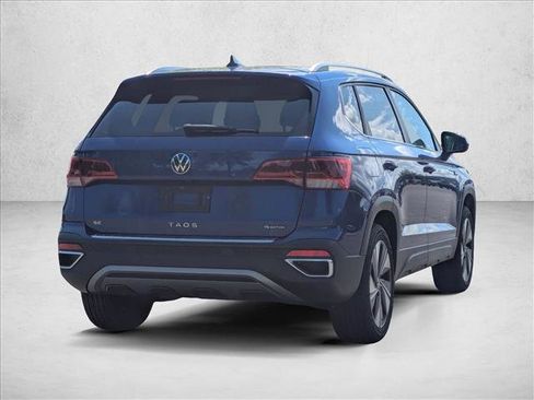 Used 2023 Volkswagen Taos SE AWD/4WD image 5