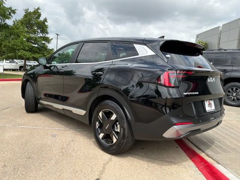Used 2026 Kia Sportage LX FWD image 8