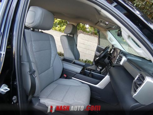 Used 2024 Toyota Tundra Limited w/ Power Package AWD/4WD image 32