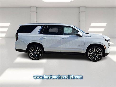 Used 2026 Chevrolet Tahoe High Country AWD/4WD image 6