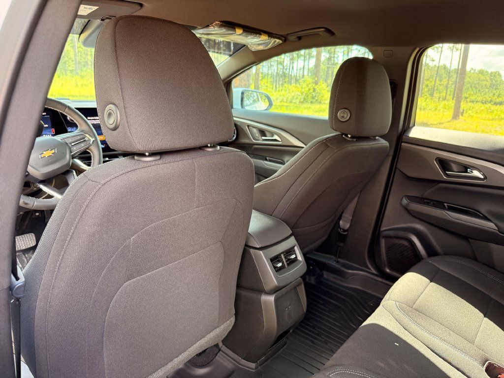 New 2026 Chevrolet Equinox EV LT w/ Comfort Package AWD/4WD image 25