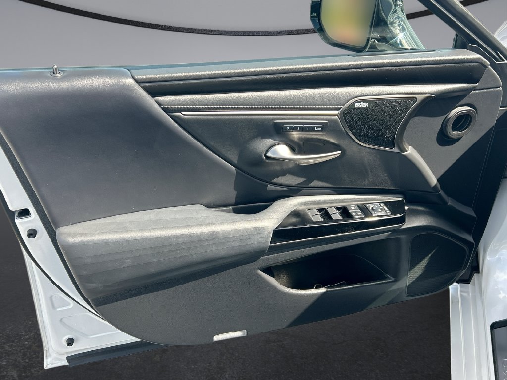 Used 2022 Lexus ES 350 Ultra Luxury w/ Accessory Package 2 FWD image 36