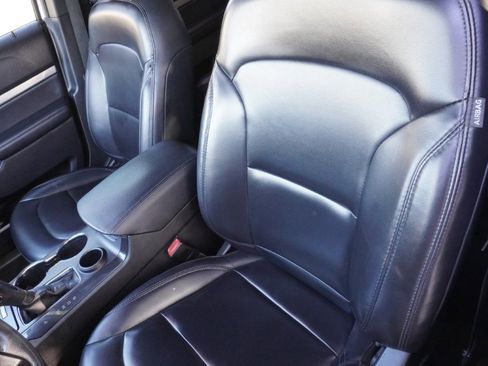 Used 2019 Ford Explorer XLT w/ Equipment Group 202A image 13