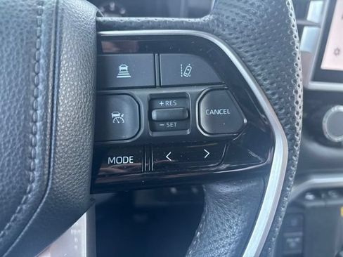 Used 2023 Toyota Tundra Platinum AWD/4WD image 18