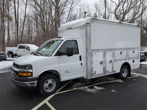 New 2025 Chevrolet Express 4500 w/ Power Convenience Package image 20