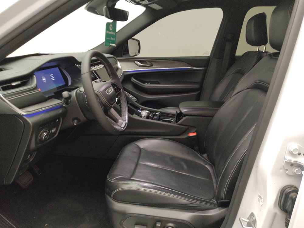 Used 2022 Jeep Grand Cherokee Overland AWD/4WD image 17