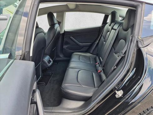 Used 2018 Tesla Model 3 Long Range RWD image 19