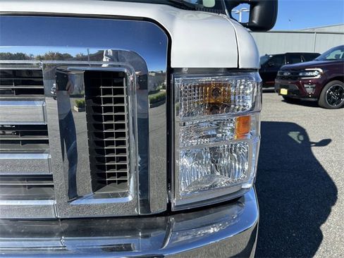 New 2024 Ford E-450 and Econoline 450 Super Duty w/ Power Windows & Locks Group image 20