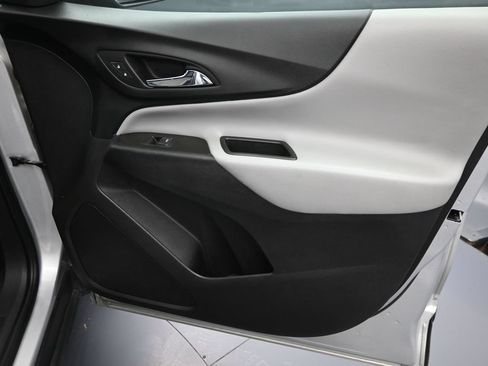 Used 2022 Chevrolet Equinox LS w/ LS Convenience Package FWD image 33