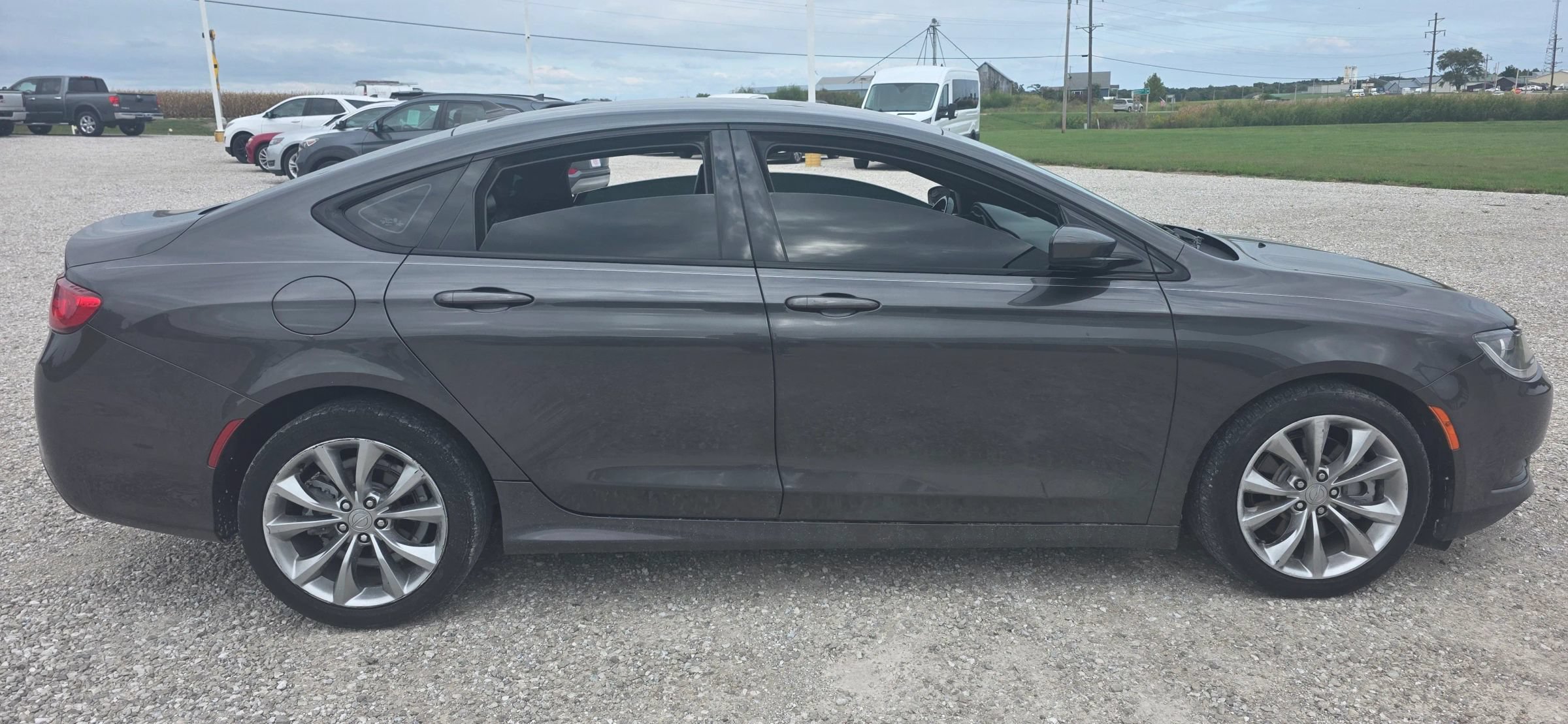 Used 2015 Chrysler 200 S w/ Navigation & Sound Group I FWD image 2