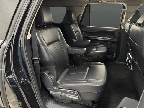 Used 2023 Ford Expedition Max XLT image 34