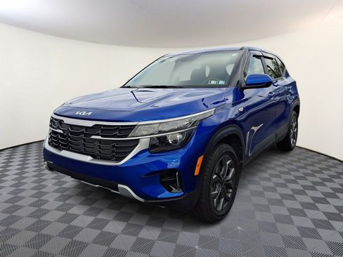 Used 2024 Kia Seltos LX AWD/4WD image 3
