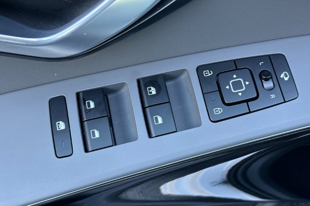 Certified 2025 Kia Niro EX Touring FWD image 14