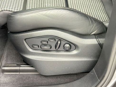 Certified 2025 Porsche Cayenne GTS AWD/4WD image 16