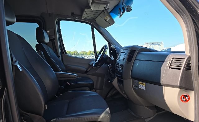 Used 2018 Mercedes-Benz Sprinter 2500 image 6