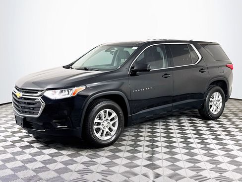 Used 2018 Chevrolet Traverse LS FWD image 4