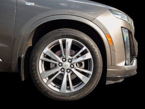 Used 2020 Cadillac XT6 Premium Luxury image 9
