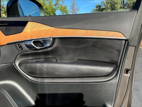 Used 2023 Volvo XC90 B6 Plus w/ Protection Package Premier image 27