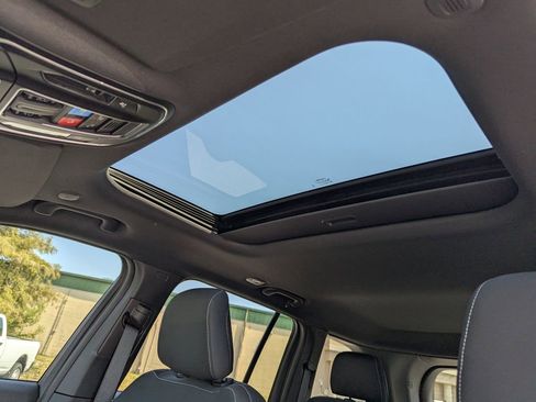 New 2025 Jeep Grand Cherokee 4WD image 29