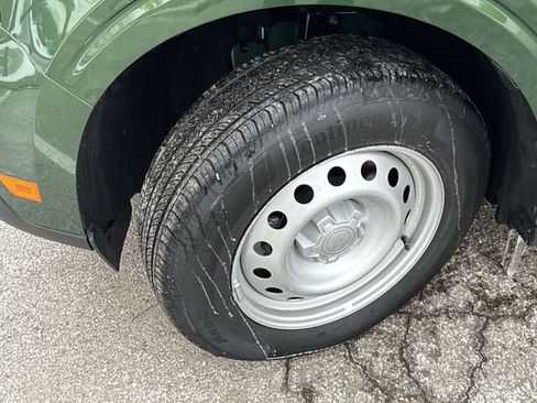 New 2025 Ford Maverick XL image 10