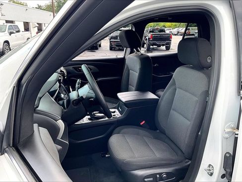 Used 2023 Chevrolet Traverse LT AWD/4WD image 10