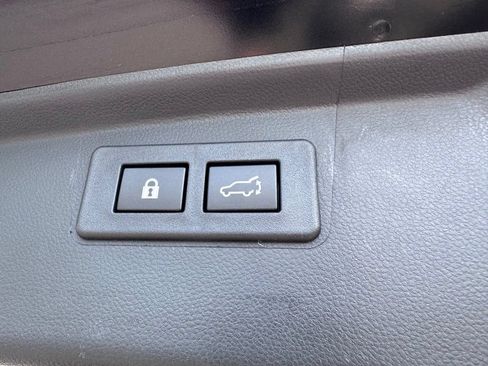 Used 2023 Subaru Outback Premium AWD/4WD image 34