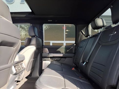 New 2026 Ford F250 Platinum w/ FX4 Off-Road Package image 8