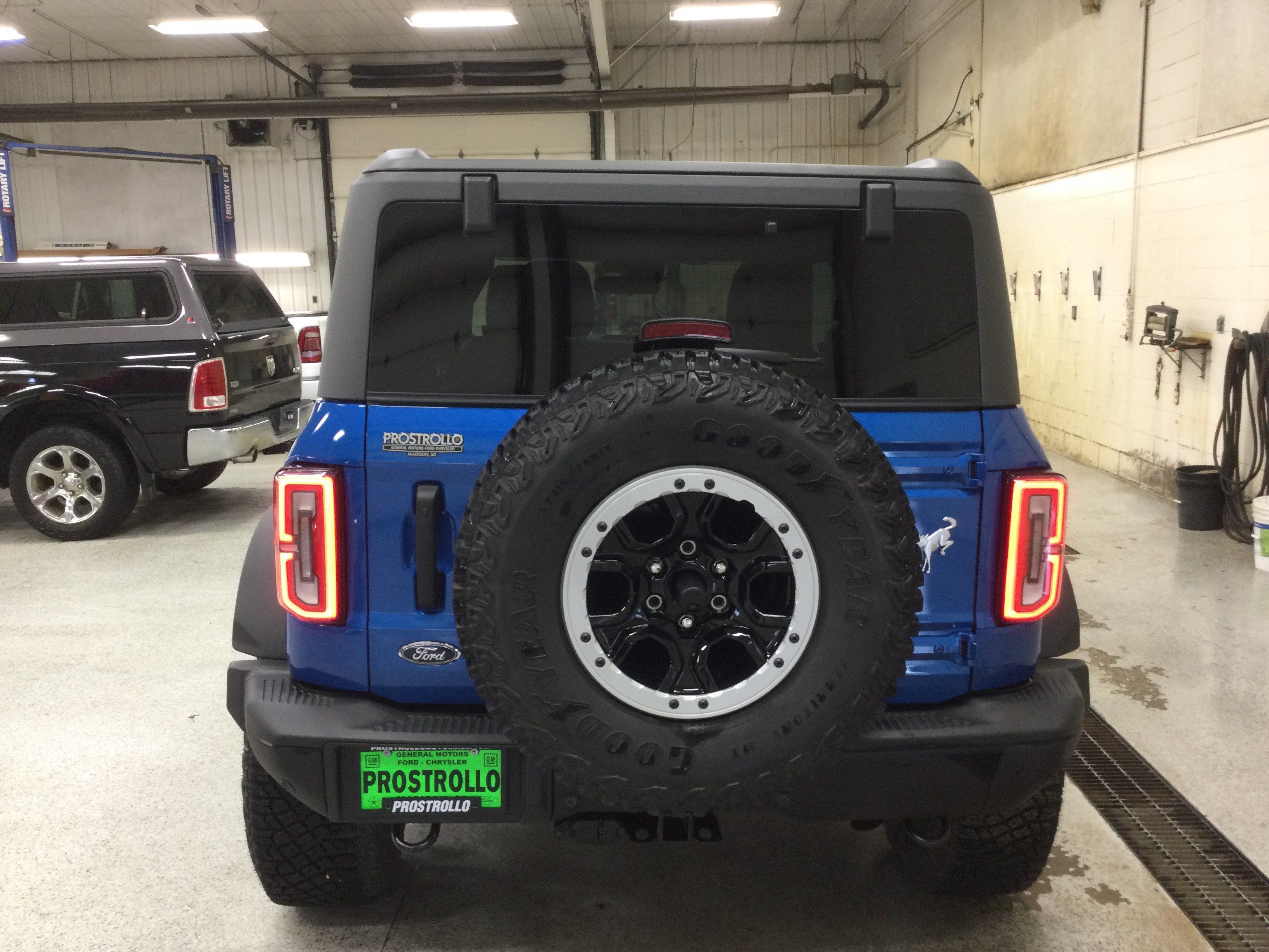 Used 2023 Ford Bronco Badlands w/ Sasquatch Package AWD/4WD image 6