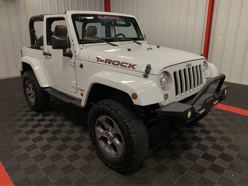 Used 2017 Jeep Wrangler Sahara w/ Connectivity Group image 4