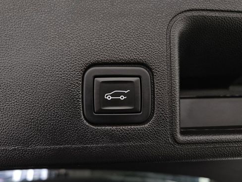 Used 2024 GMC Terrain SLT w/ Elevation Edition AWD/4WD image 32