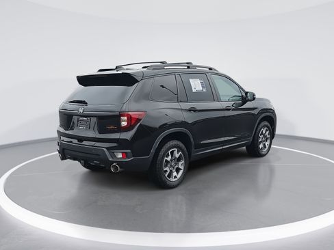 Used 2023 Honda Passport TrailSport image 3