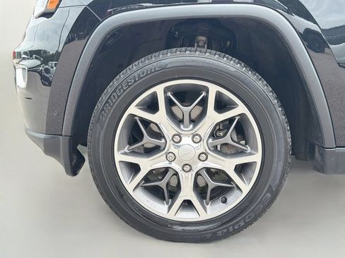 Used 2022 Jeep Grand Cherokee Limited w/ Technology Group AWD/4WD image 34