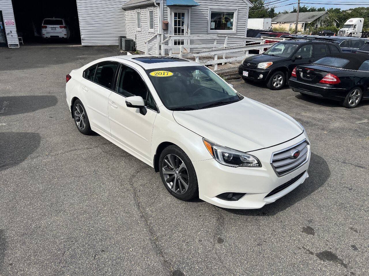 Used 2017 Subaru Legacy 3.6R Limited AWD/4WD image 2