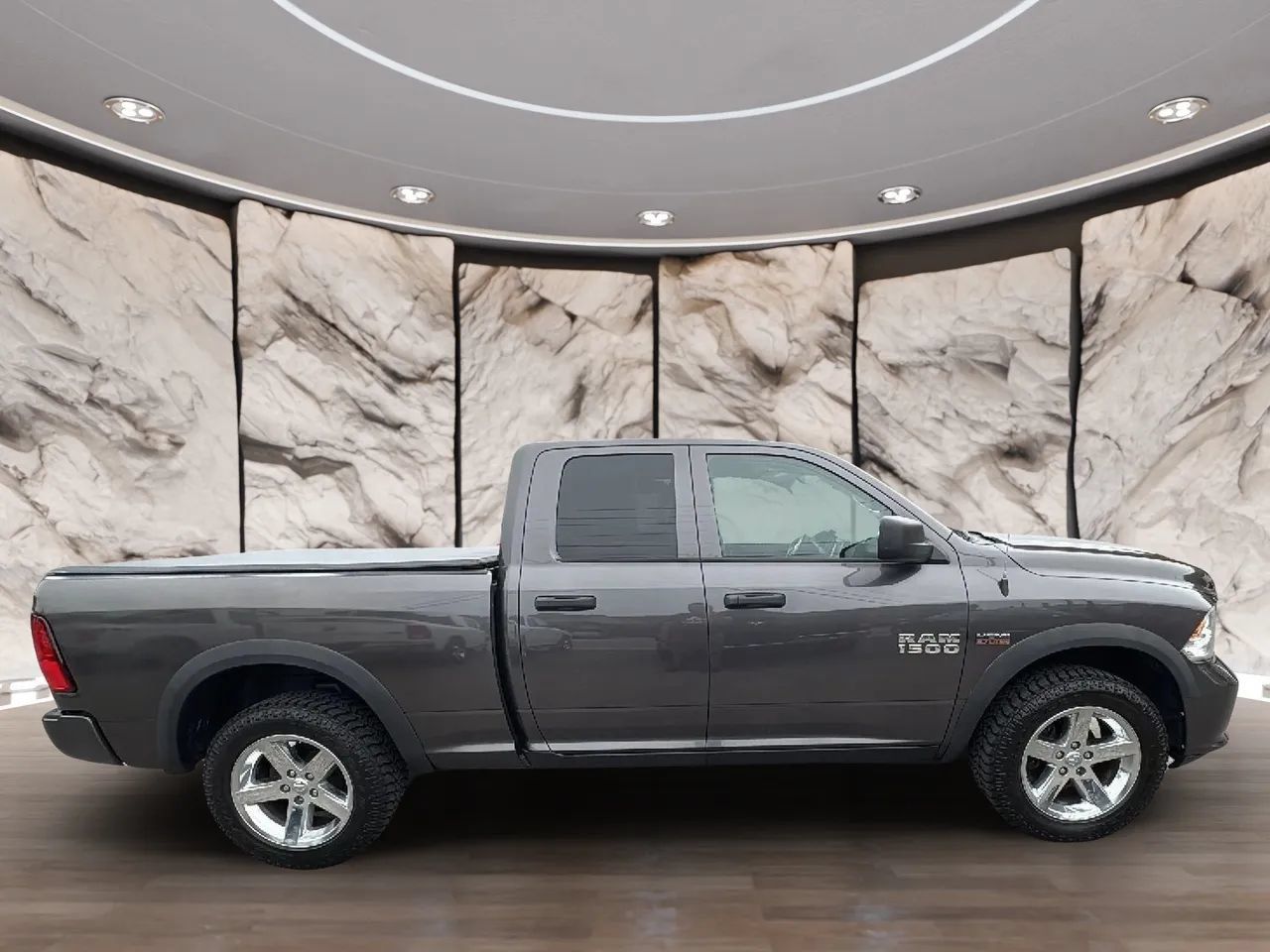 Used 2017 RAM 1500 Express w/ Express Value Package AWD/4WD image 10
