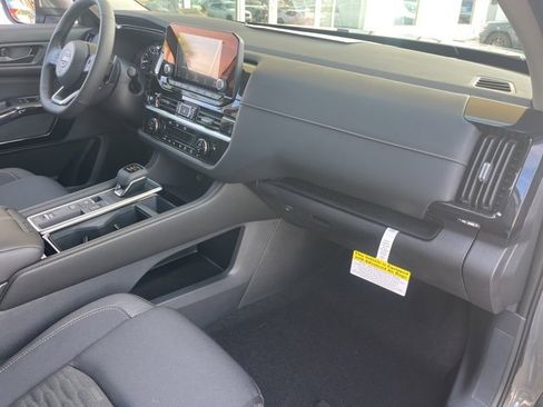 New 2025 Nissan Pathfinder SV image 22