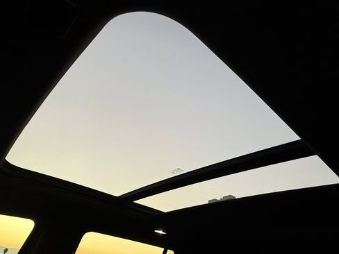 Used 2023 Chevrolet Tahoe Z71 w/ Luxury Package image 21