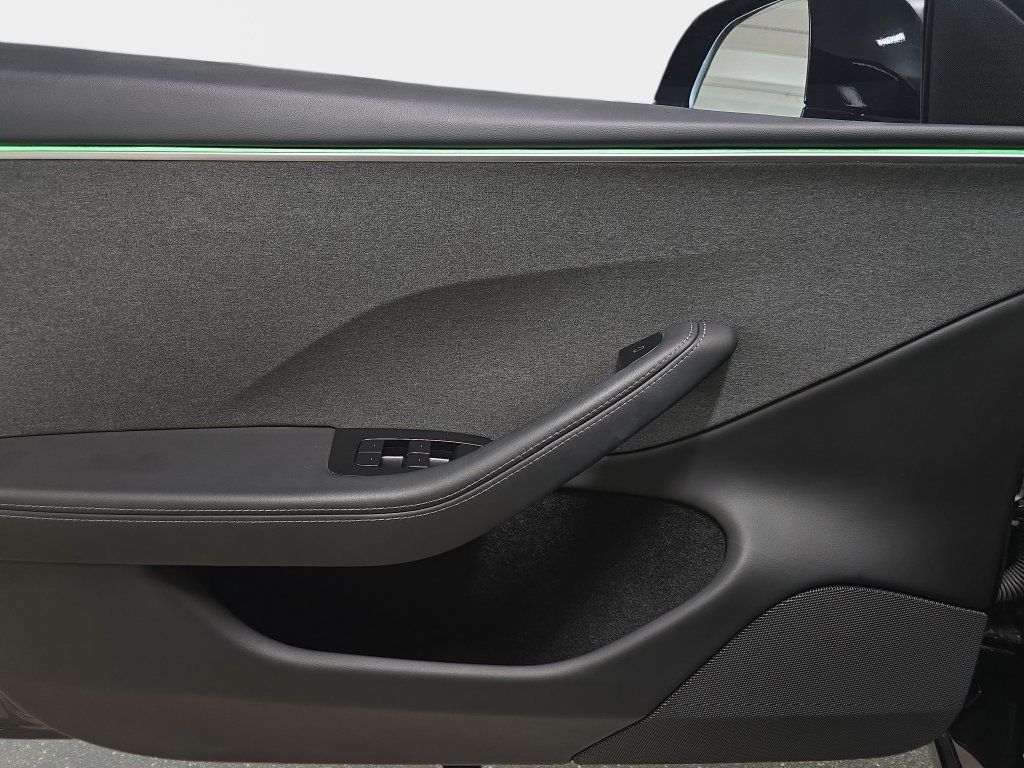 Used 2024 Tesla Model 3 Standard Range RWD image 27