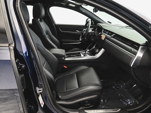 Used 2023 Jaguar XF R-Dynamic SE image 33