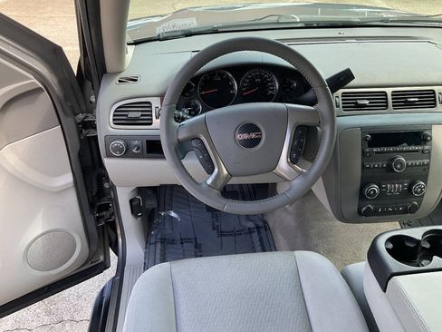 Used 2009 GMC Yukon XL SLE w/ Convenience Package RWD image 14